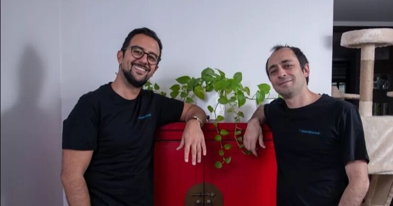 Startup chilena desarrolla la primera plataforma que optimiza la visibilidad de las Pymes y marcas en Chats de IA