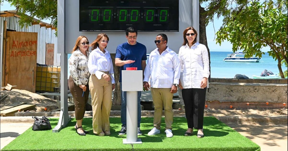 Ministro Collado deja iniciada obra en la playa de Punta Rucia, Puerto Plata
