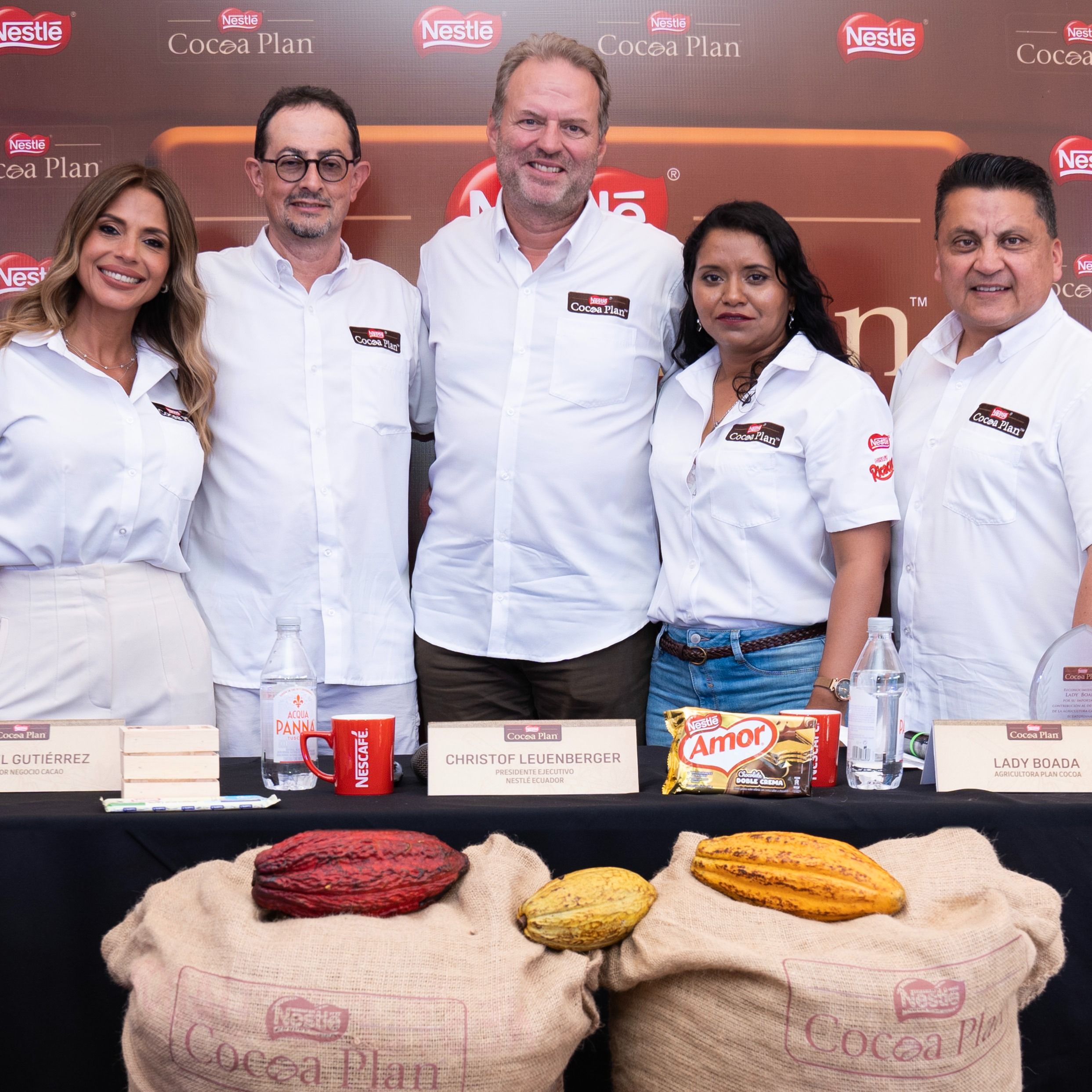 Nestlé apuesta por el cacao ecuatoriano y siembra 1 millón de árboles para impulsar la agricultura regenerativa
