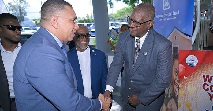 El primer ministro Holness afirma que NHT está cambiando a proyectos de desarrollo de planes maestros a gran escala