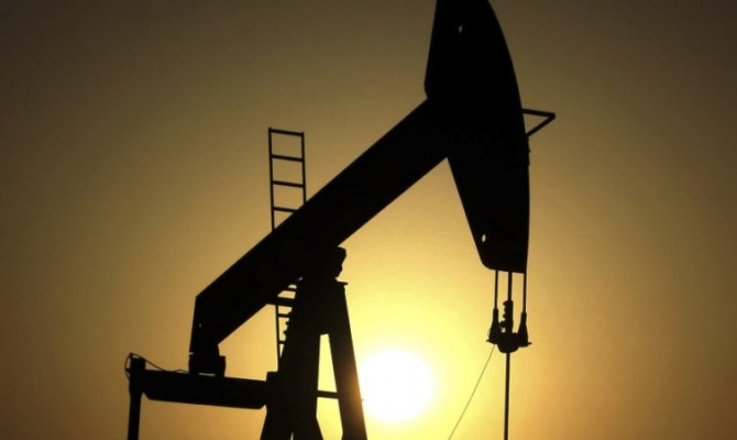 Futuros de petróleo cayeron más de 4% luego de ataque iraní
