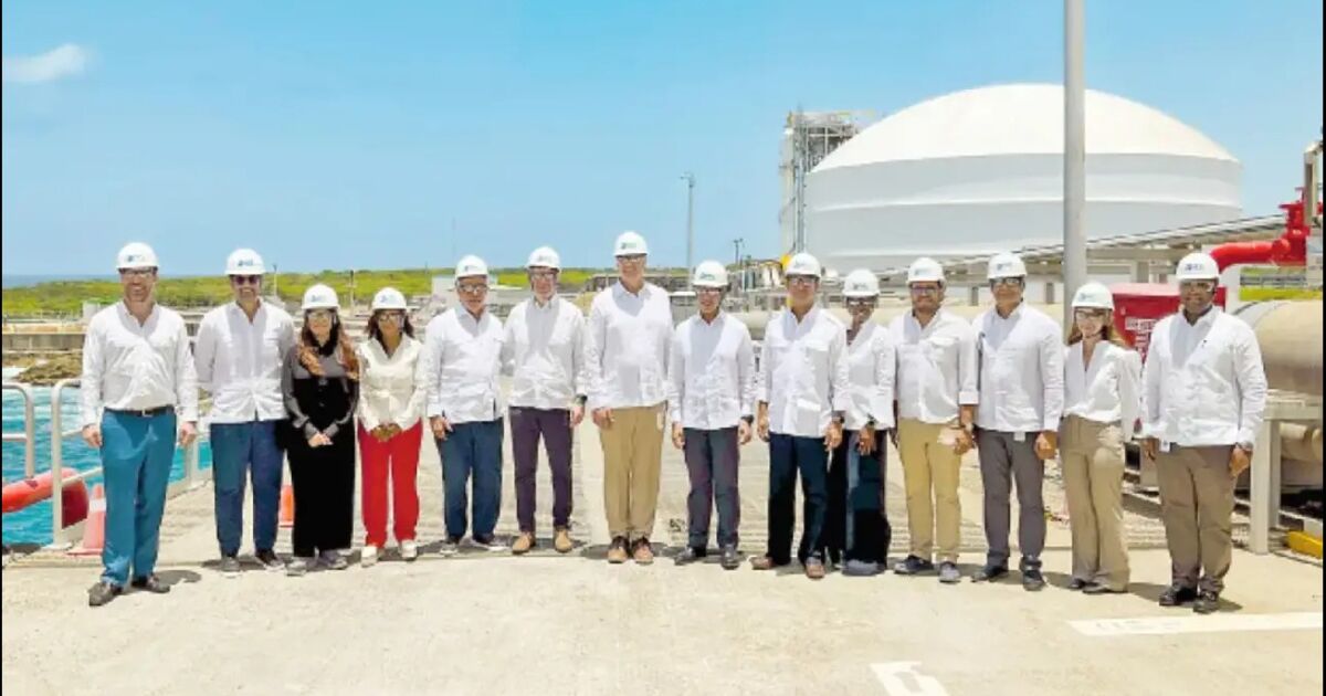 Subsecretario de Estado de EE.UU. visita AES Dominicana