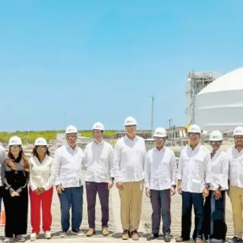 Subsecretario de Estado de EE.UU. visita AES Dominicana