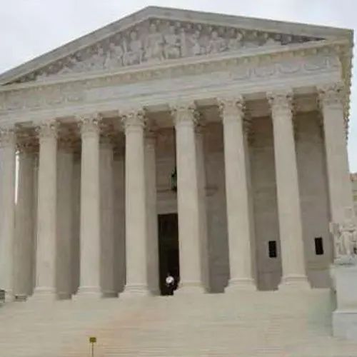 Corte Suprema limita control del gobierno federal sobre humedales