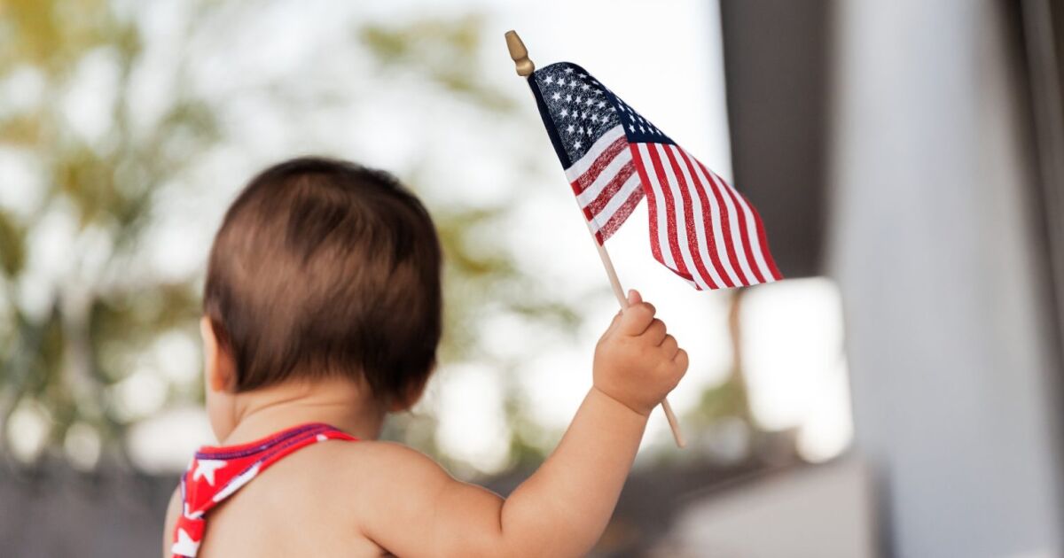 Plan de presidente Trump beneficiaría a niños recién nacidos en EE.UU con mil dólares