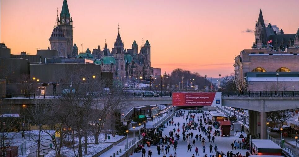 La pista de patinaje más grande del mundo está en Ontario y abre temprano por primera vez en años