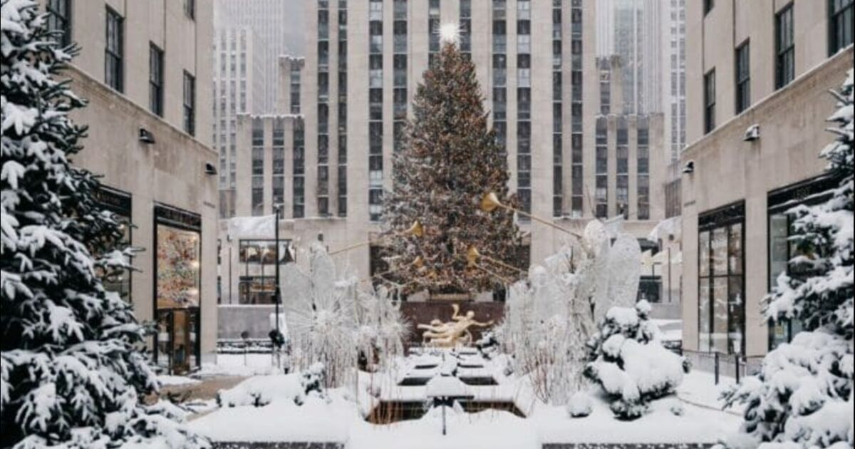 Nueva York vive su primera Navidad blanca en 15 años