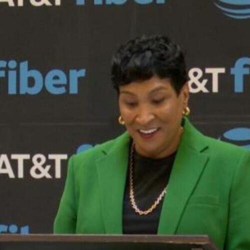AT&T aporta $100,000 a Inspiredu para apoyar la programación de habilidades digitales