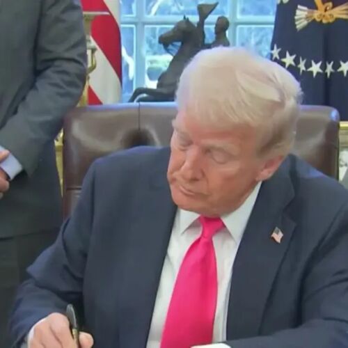 Trump declara el inglés como idioma oficial de EE.UU.