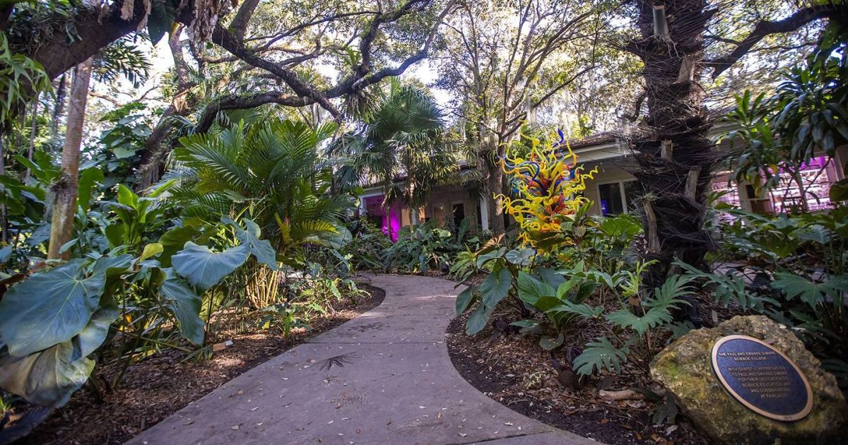La aventura del Jardín Jurásico ya está abierta en el Jardín Botánico Tropical Fairchild