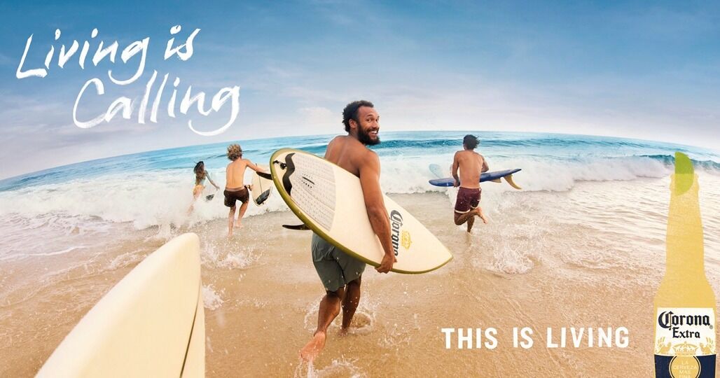 “Living is Calling”: la nueva campaña global de Corona para  Invitar al mundo a vivir este verano