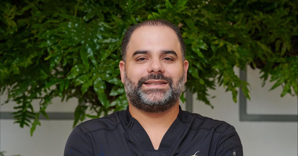 “La dermatología estética conecta con el deseo humano de sentirse bien en su propia piel”