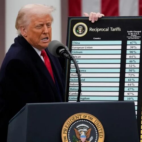 Bloquean la política arancelaria de Trump por excederse en sus poderes