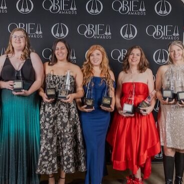 Denim Marketing gana 12 premios OBIE en la 45.ª celebración anual