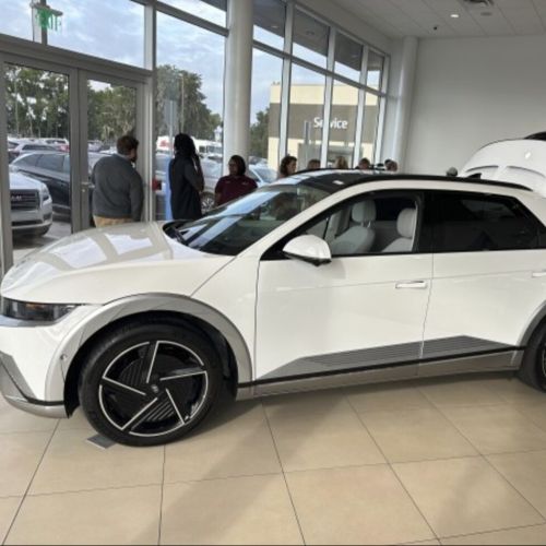 Hyundai presenta los SUV eléctricos 2025 que buscan un mayor atractivo con una autonomía mejorada y opciones de carga