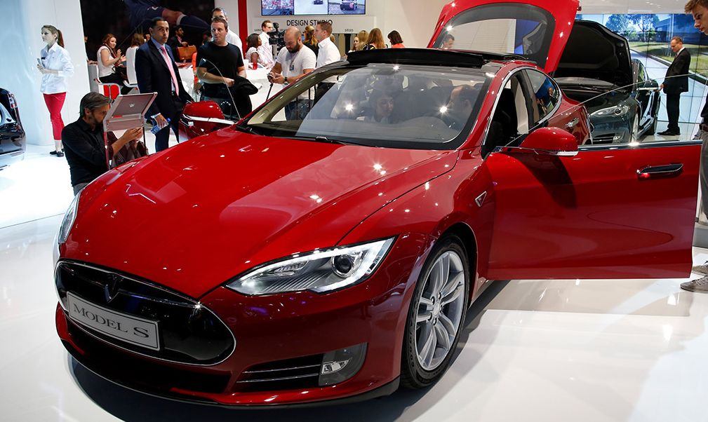 Tesla planea fabricar un coche eléctrico compacto y barato para no perder terreno en el mercado ante sus rivales