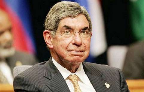 Latinoamérica tiene mucho que aprender sobre Democracia: Premio Nobel de la Paz Óscar Arias
