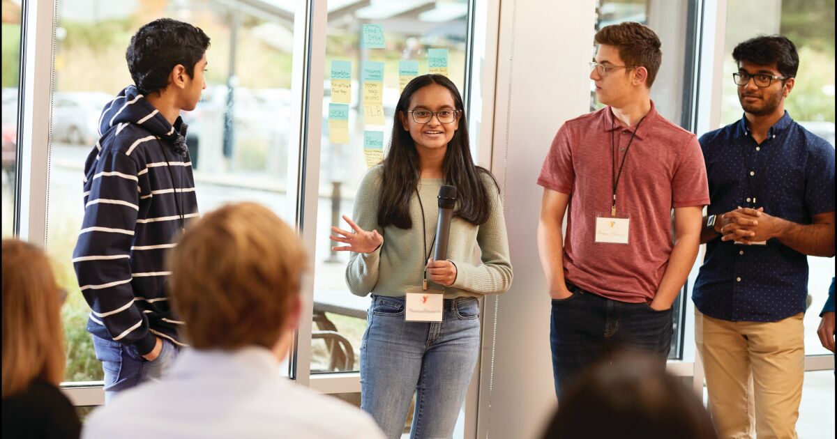 La YMCA de EE. UU. y la Corporación Carnegie de Nueva York colaboran para fortalecer la participación cívica de los jóvenes en todo el país