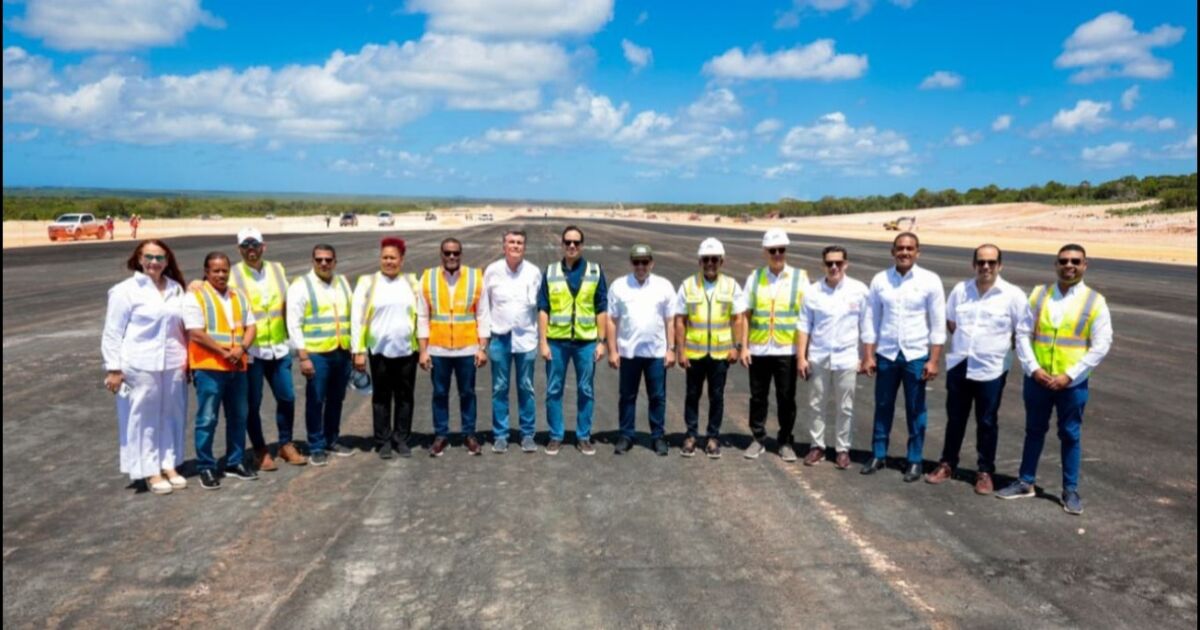 Supervisan avances en la construcción del Aeropuerto Internacional Cabo Rojo