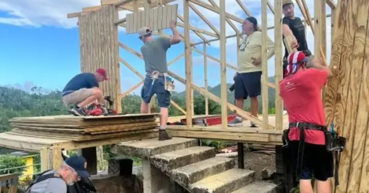 Un constructor de Wisconsin lidera un equipo para reconstruir viviendas en Jamaica tras el huracán Melissa