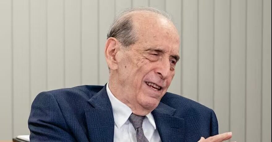 Arriazu dijo que la Argentina tiene que sumar US$100.000 millones de reservas