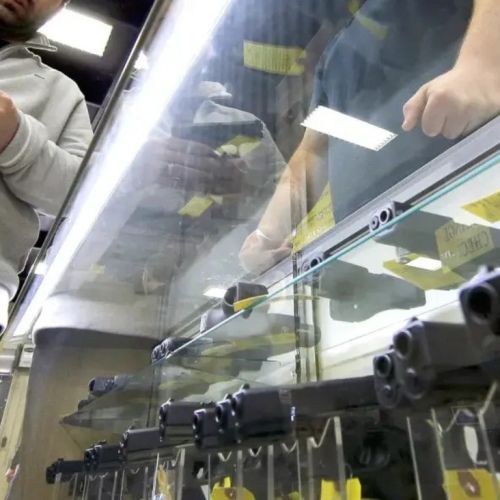 Estados Unidos refuerza verificación de compradores de armas